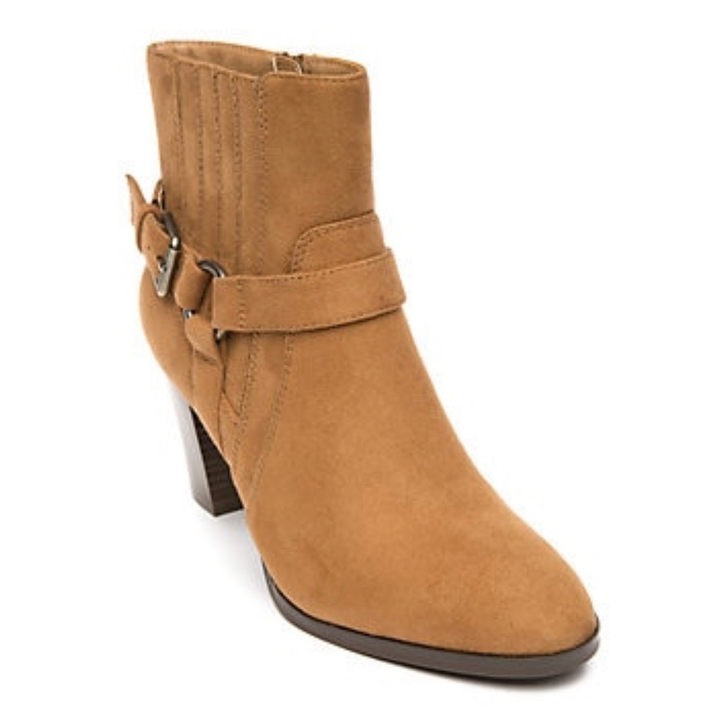 COPY - NWT| Faux Suede Booties